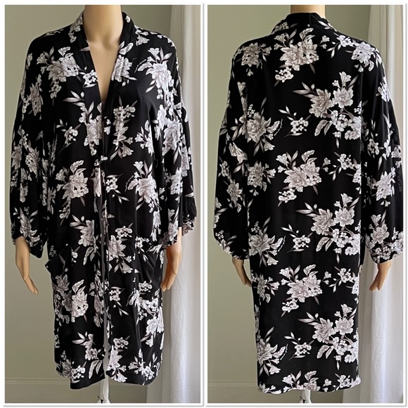 Spiritual Gangster Bold Boho Floral Print Black White Kimono Robe open Cardigan - Picture 2 of 11